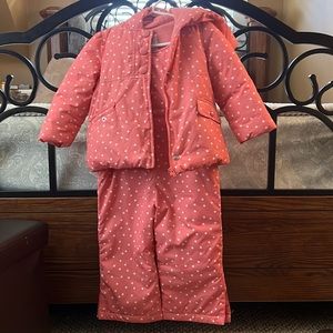 Gently worn baby snowsuit! It’s a size 12-24 months.